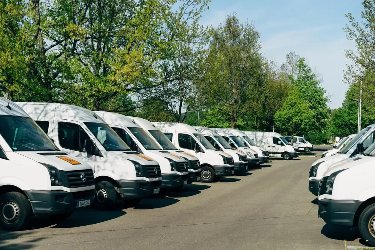 Imagen del post con título Cártel de coches para flotas y coches de empresa - Legiscar.es